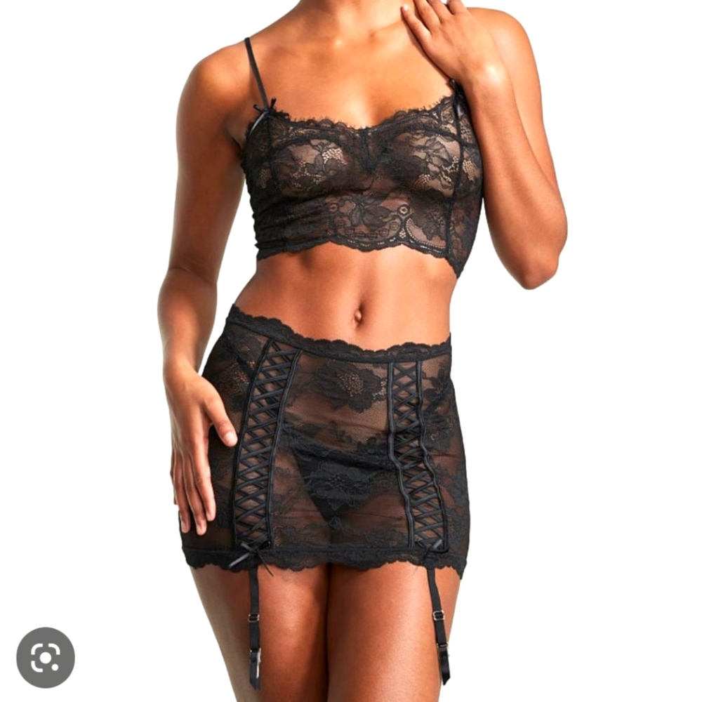 Lingerie (small) victoroa secret very sexy collection